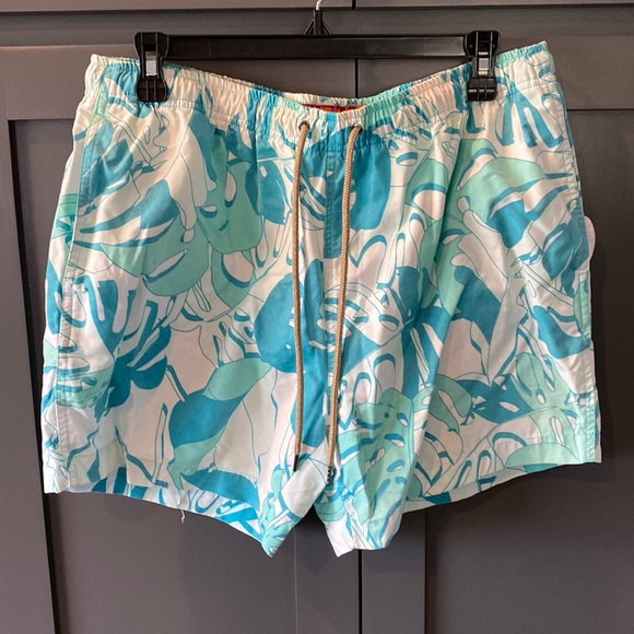 Mens Red Camel Swim Shorts size large. 5 inch inseam - Picture 1 of 3